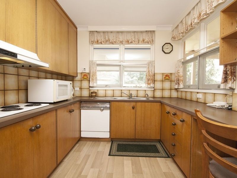 1 Overbury Drive, Clarence Park SA 5034