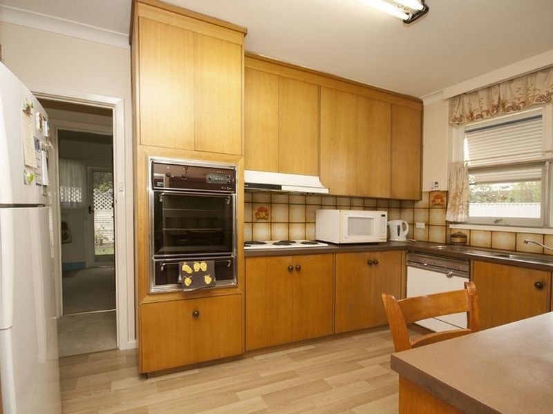 1 Overbury Drive, Clarence Park SA 5034