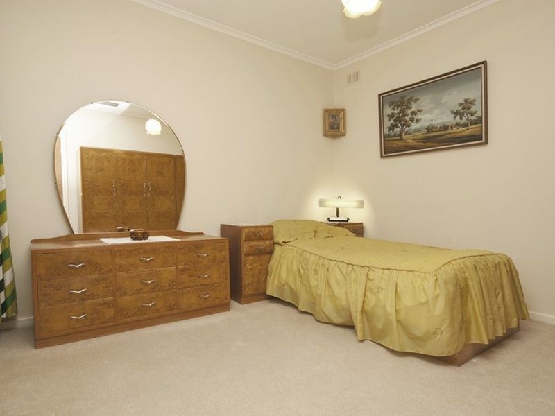 1 Overbury Drive, Clarence Park SA 5034