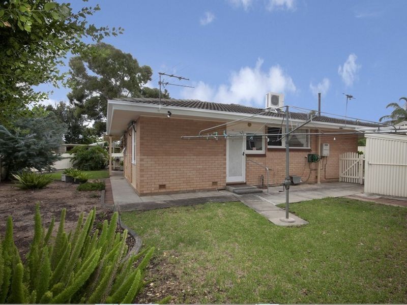 1 Overbury Drive, Clarence Park SA 5034