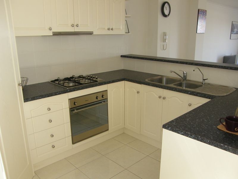 2B St Vincents Avenue, Hallett Cove SA 5158