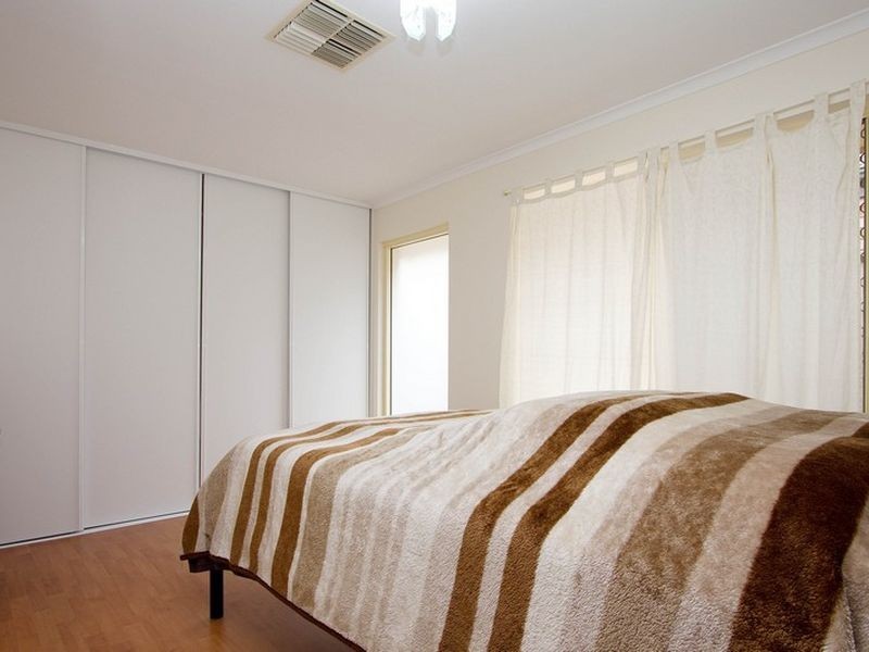 24 Bradley Grove, Mitchell Park SA 5043