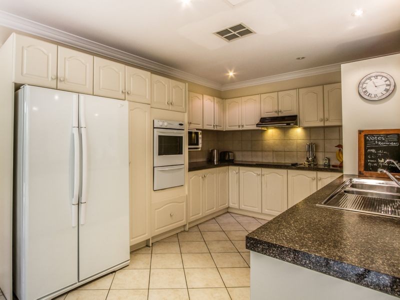 13 The Parkway, Aberfoyle Park SA 5159