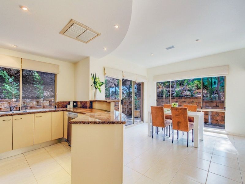 27 Gamma Crescent, Panorama SA 5041