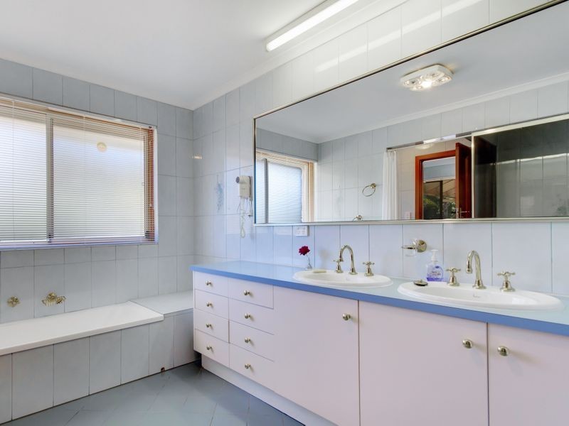 11 Redgum Drive, Pasadena SA 5042