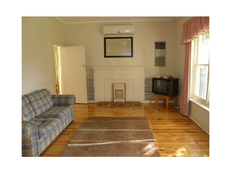 27 Chamberlain Ave, Clarence Gardens SA 5039