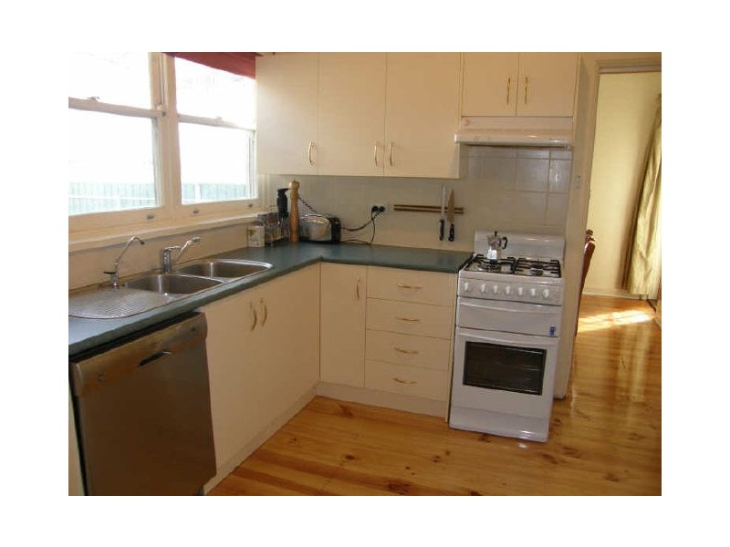 27 Chamberlain Ave, Clarence Gardens SA 5039