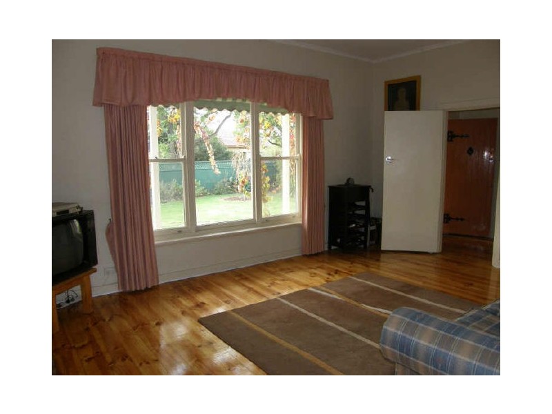 27 Chamberlain Ave, Clarence Gardens SA 5039