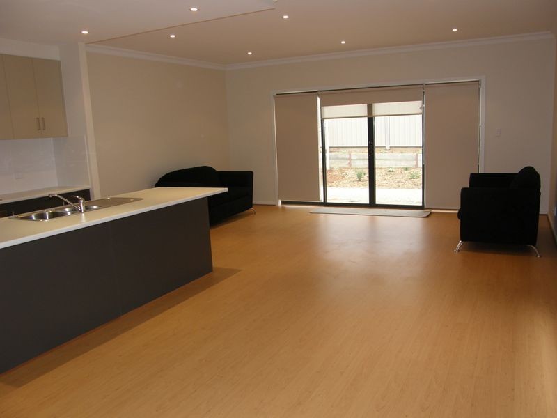 8a Byron Avenue, Clovelly Park SA 5042