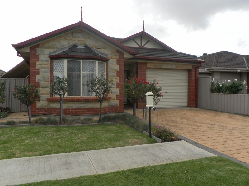 8 Arnold Drive, Mitchell Park SA 5043