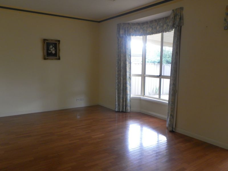 8 Arnold Drive, Mitchell Park SA 5043