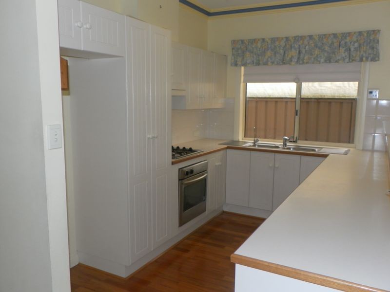 8 Arnold Drive, Mitchell Park SA 5043