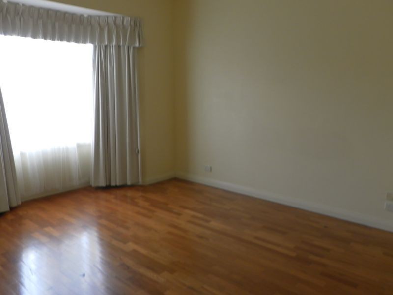 8 Arnold Drive, Mitchell Park SA 5043