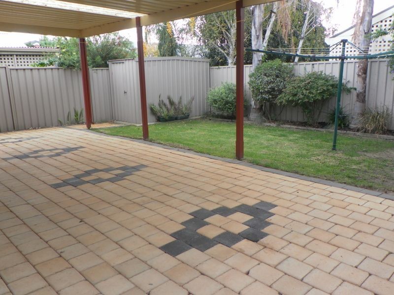 8 Arnold Drive, Mitchell Park SA 5043