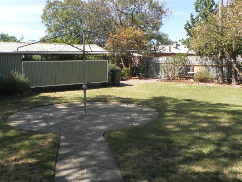 50 Avenue Road, Cumberland Park SA 5041