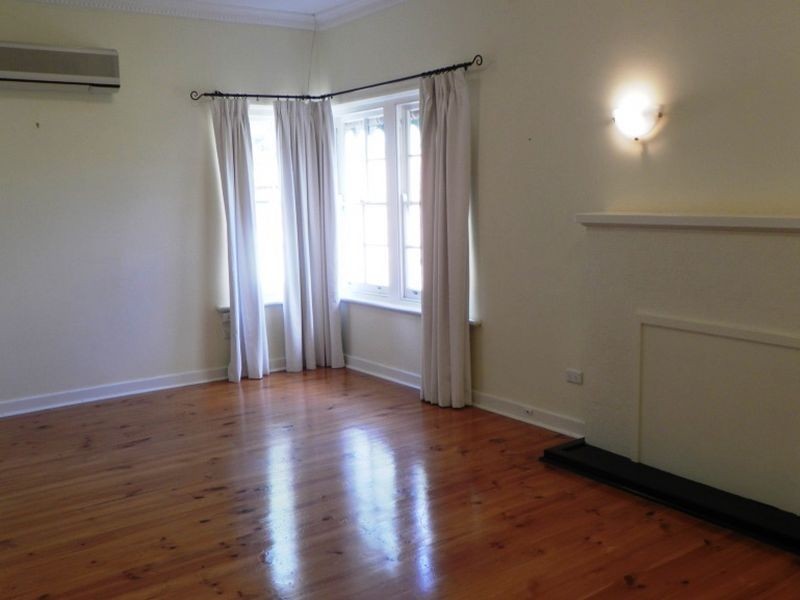 4 Surrey Crescent, Lower Mitcham SA 5062