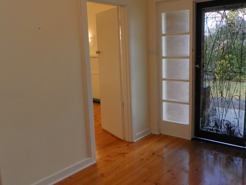 4 Surrey Crescent, Lower Mitcham SA 5062