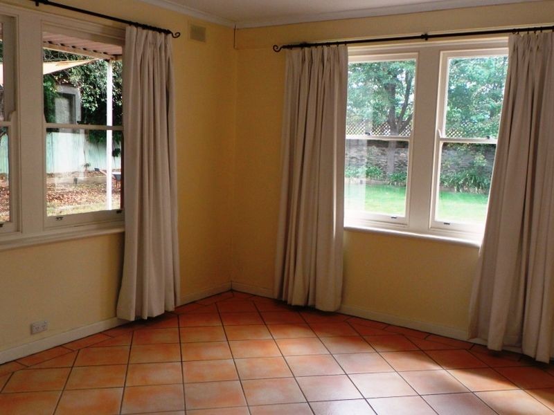 4 Surrey Crescent, Lower Mitcham SA 5062