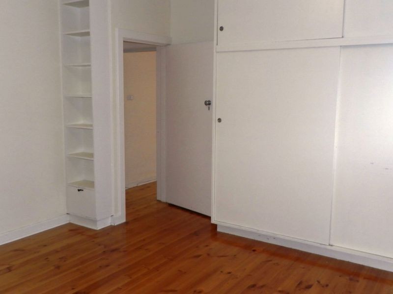 4 Surrey Crescent, Lower Mitcham SA 5062