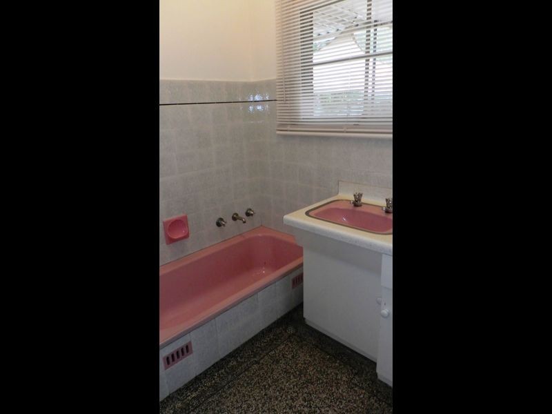 4 Surrey Crescent, Lower Mitcham SA 5062