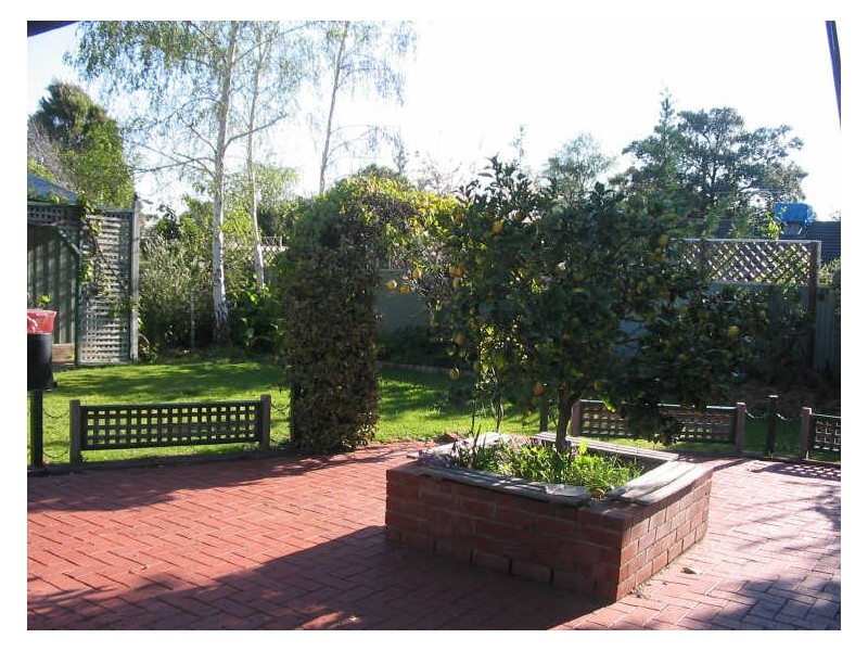 24 Adam Ave, Bellevue Heights SA 5050