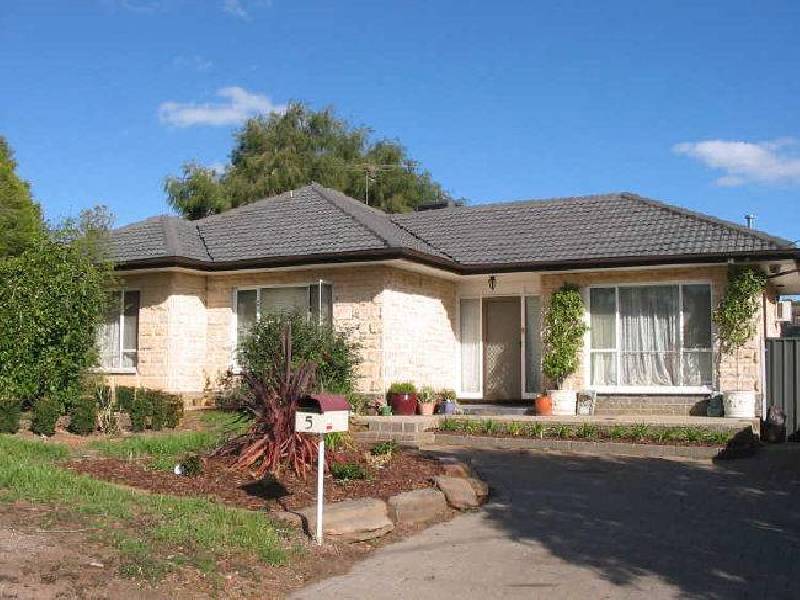 5 Parslow Road, Para Hills SA 5096