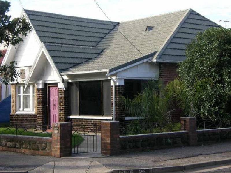 3 Selkirk Avenue, Black Forest SA 5035