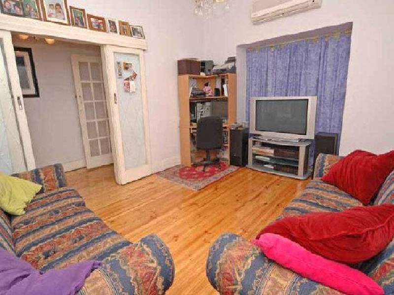 3 Selkirk Avenue, Black Forest SA 5035