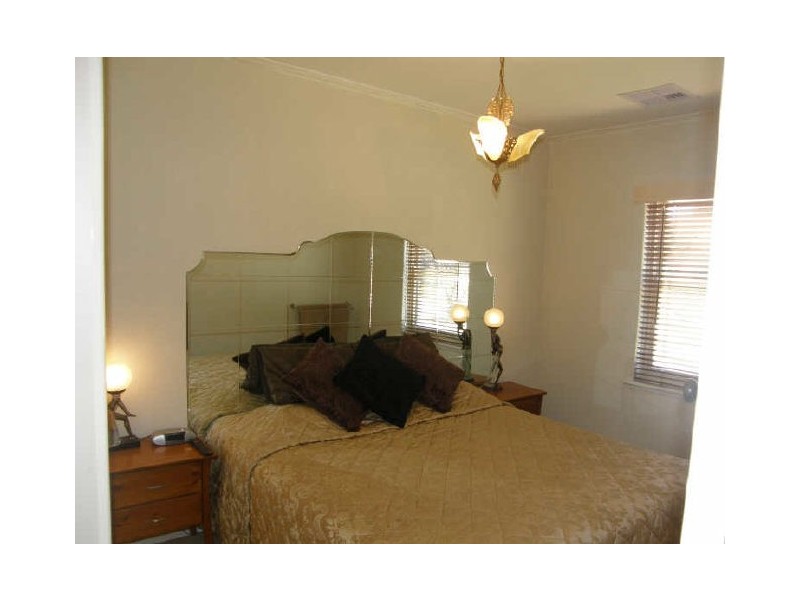 8 Wainwright Street, Clarence Gardens SA 5039