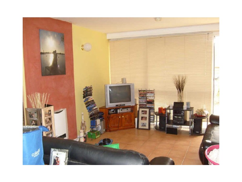 1/11 Currajong Street, Glenroy VIC 3046