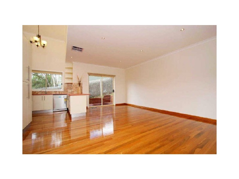 2/64 Diamond Creek Road, Greensborough VIC 3088