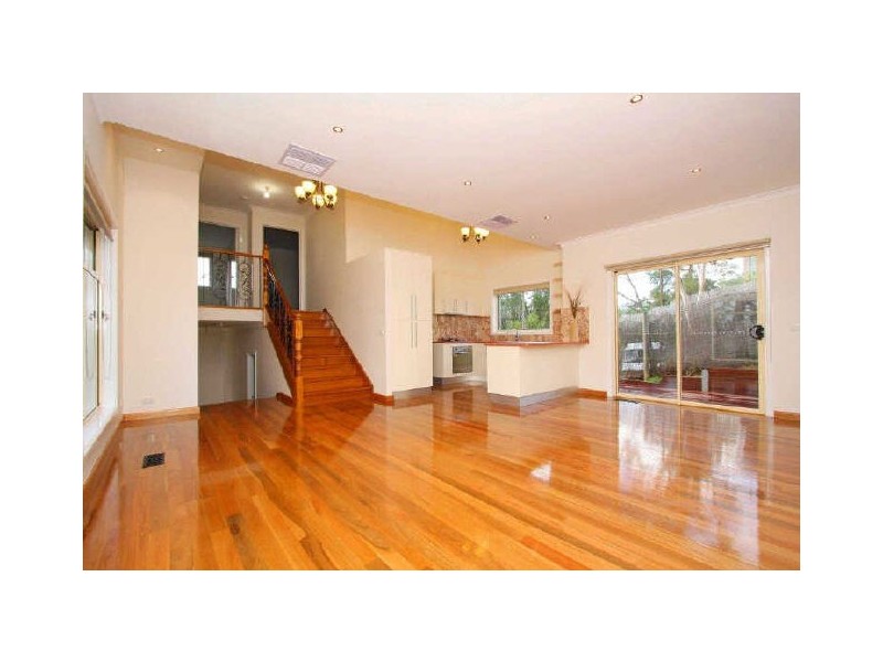 2/64 Diamond Creek Road, Greensborough VIC 3088