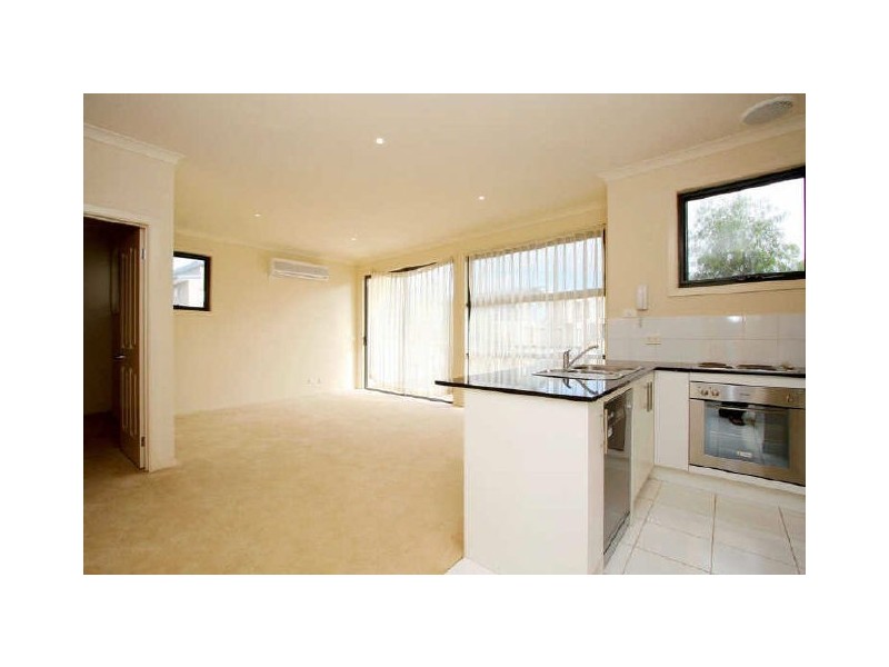 1/39 Diamond Boulevard, Greensborough VIC 3088