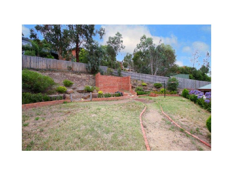 35 Lanvos Drive, Diamond Creek VIC 3089