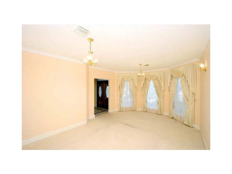 6 Wagstaff Drive, Mill Park VIC 3082