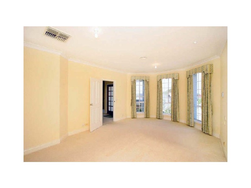 6 Wagstaff Drive, Mill Park VIC 3082