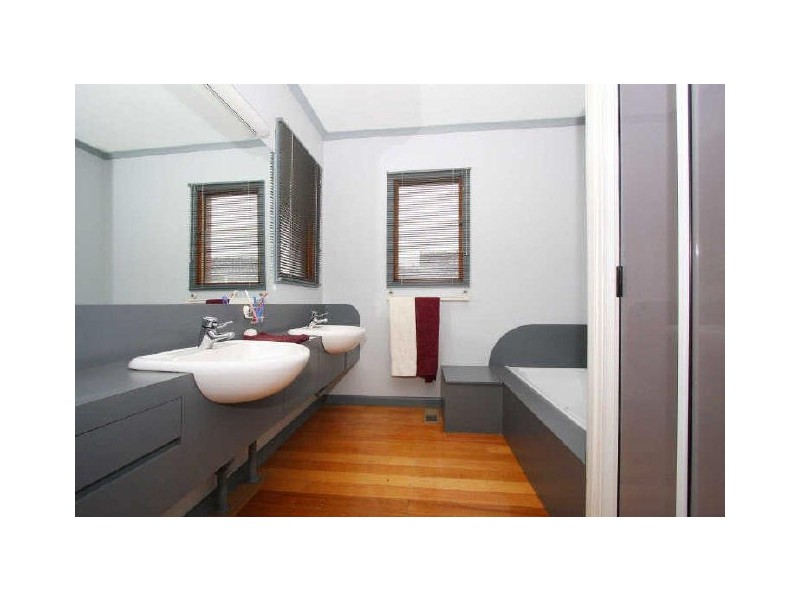 5 Holyrood Court, Watsonia VIC 3087