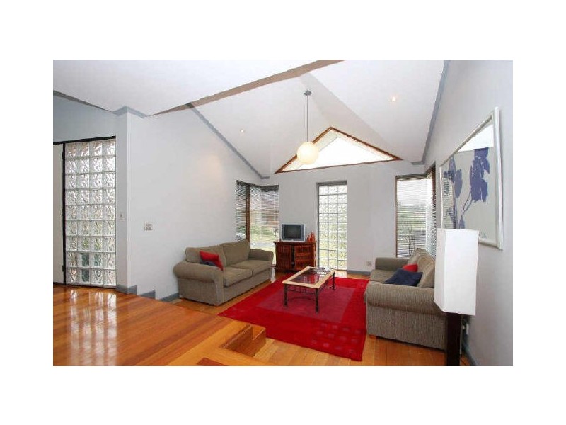 5 Holyrood Court, Watsonia VIC 3087