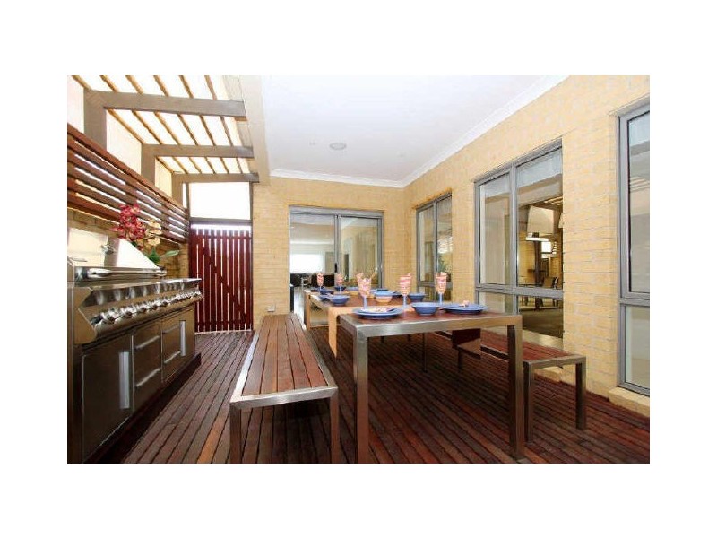 4 Emerdale Place, Craigieburn VIC 3064