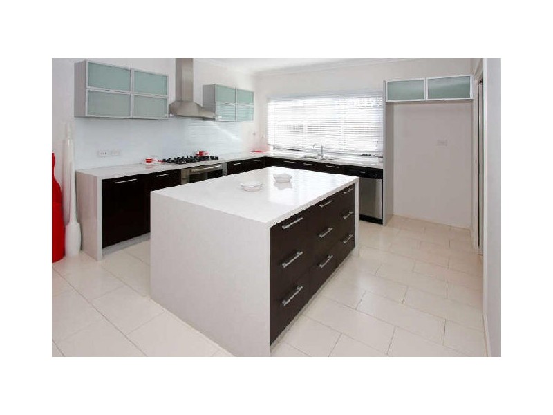 4 Emerdale Place, Craigieburn VIC 3064