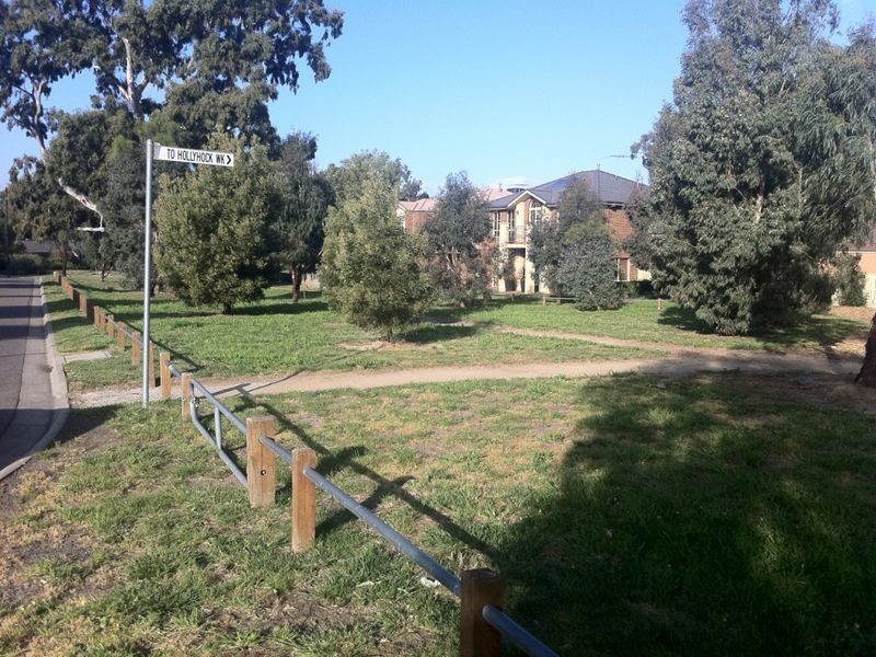 10 Fuschia Grove, South Morang VIC 3752