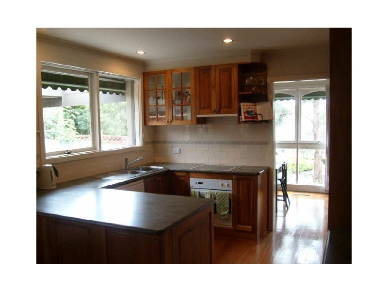 5 Binowee Avenue, Yallambie VIC 3085