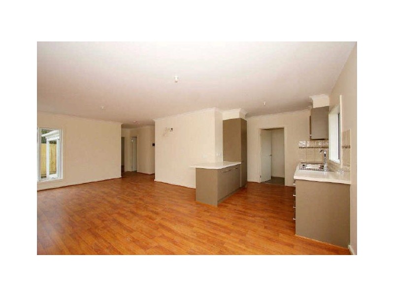 2/20 Graeme Avenue, Montmorency VIC 3094