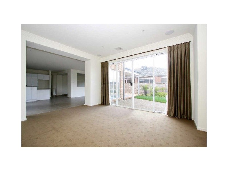 5 Emerdale Place, Craigieburn VIC 3064