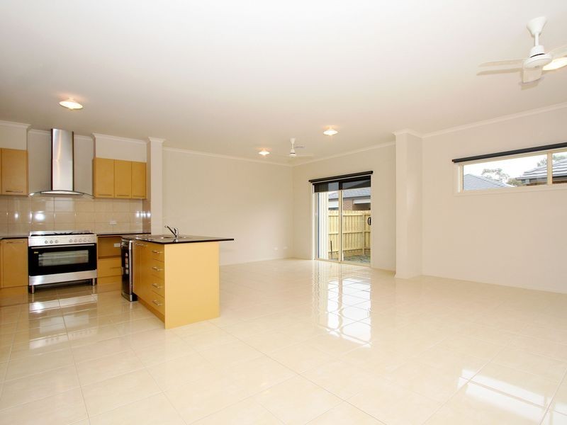 8 Blaze Street, Epping VIC 3076