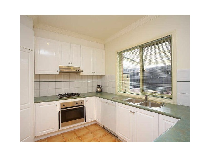 2/4 Lyell Parade, Greensborough VIC 3088