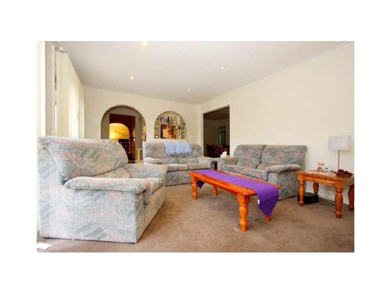 16 Avandina Crescent, Greensborough VIC 3088