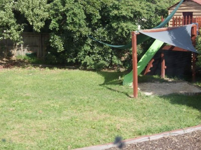 35 Yerrawa Drive, Watsonia VIC 3087