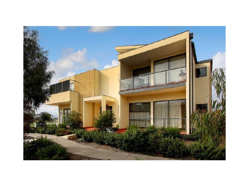 1/39 Diamond Boulevard, Greensborough VIC 3088