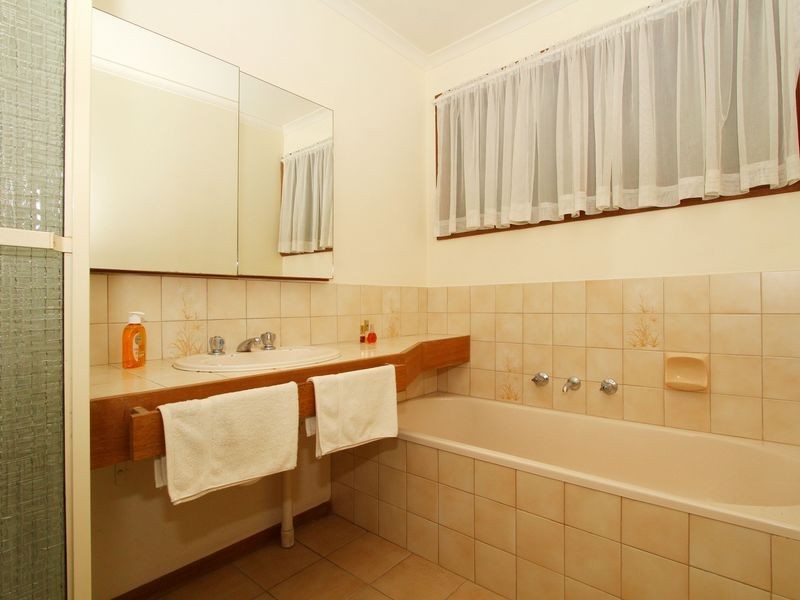 2/84 Diamond Creek Road, Greensborough VIC 3088